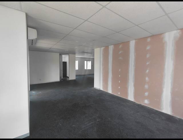 514M² OFFICE TO LET IN BRYANSTON